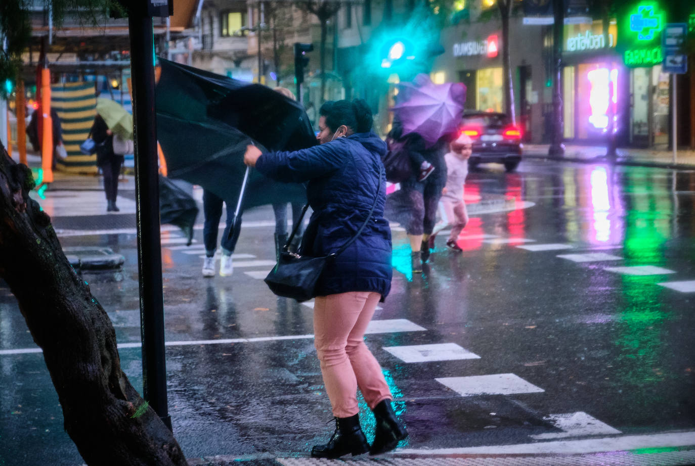 Fotos: Activan el aviso amarillo por galerna para esta tarde