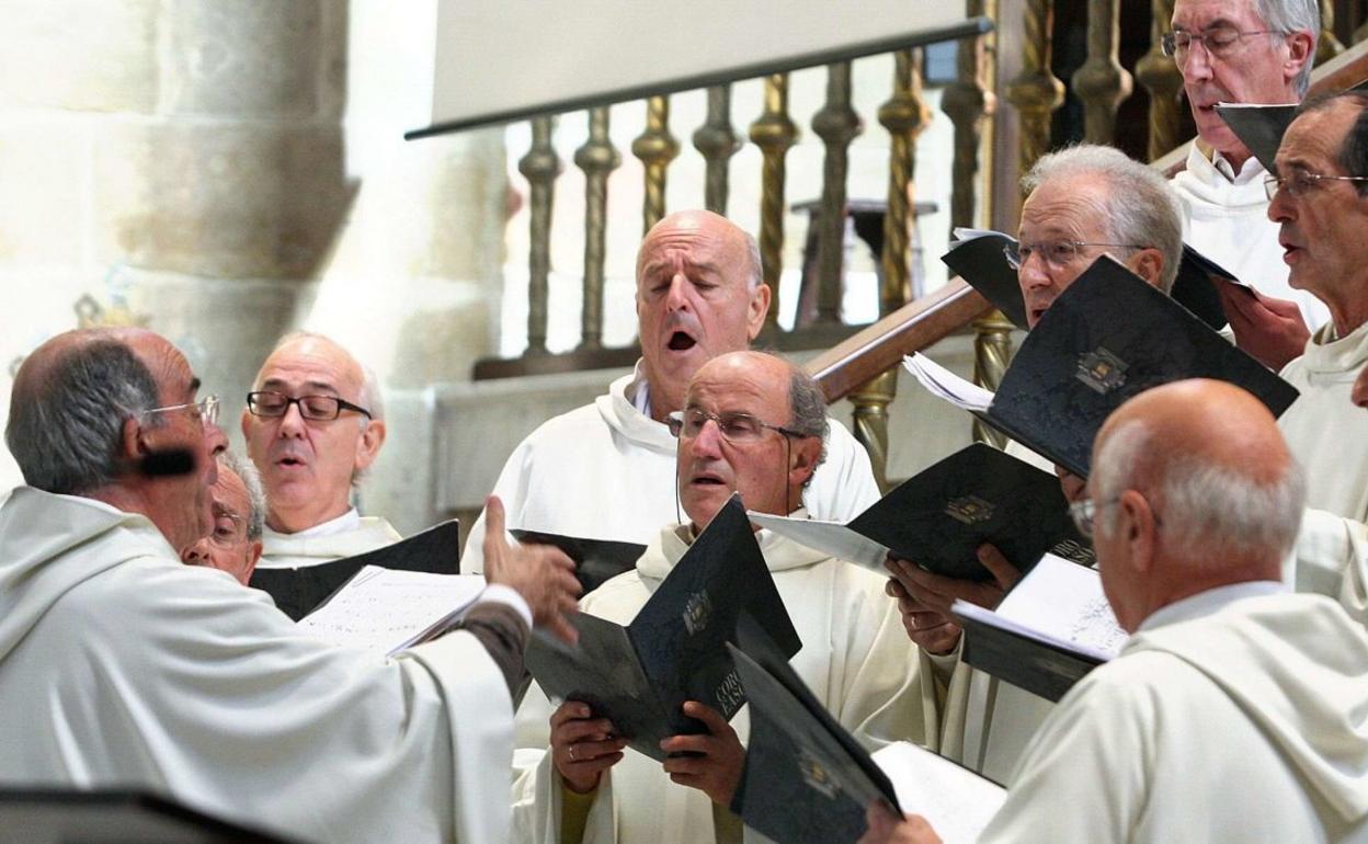 La capilla gregorianista Easo de Donostia actuará el próximo jueves en Santa María tras celebrar su veinticinco aniversario. 