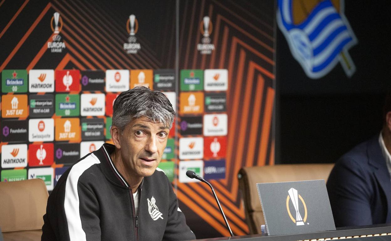 El entrenador de la Real Sociedad, Imanol Alguacil, durante una rueda de prensa.