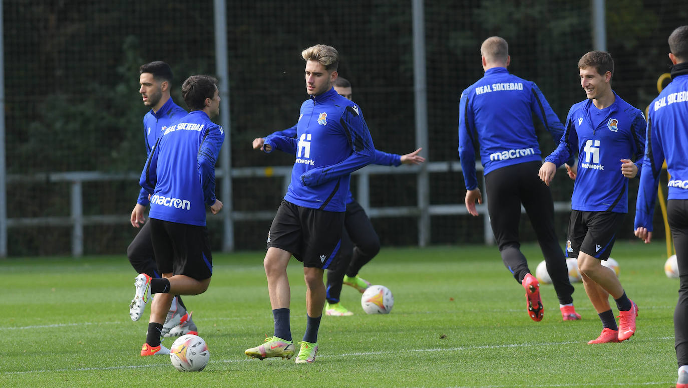 Fotos: Oyarzabal y Zubeldia, con problemas en el pubis, fuera de la lista para el Sadar