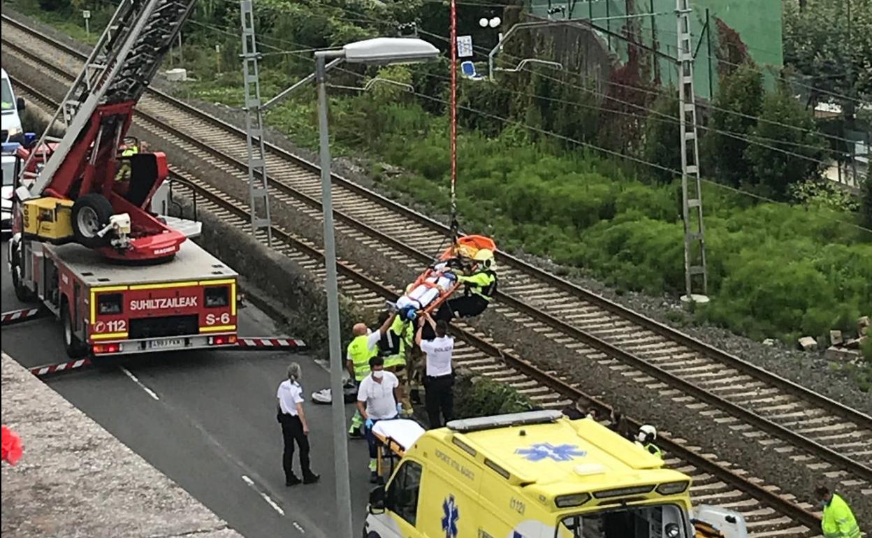 Rescate de un herido en un accidente de patinete en Donostia. 
