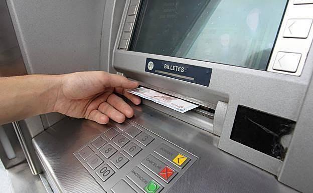 Este es el límite de dinero en efectivo que se puede llevar por la calle