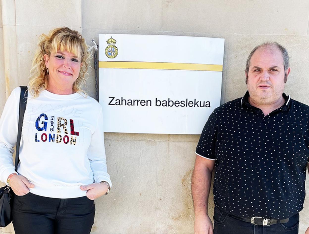 Mertxe eta Juanjo Curiel eta hauen amaden Antonita Oliden-ek kudeatu dute azken 11 urteetan Orioko Zaharren Babeslekua. 