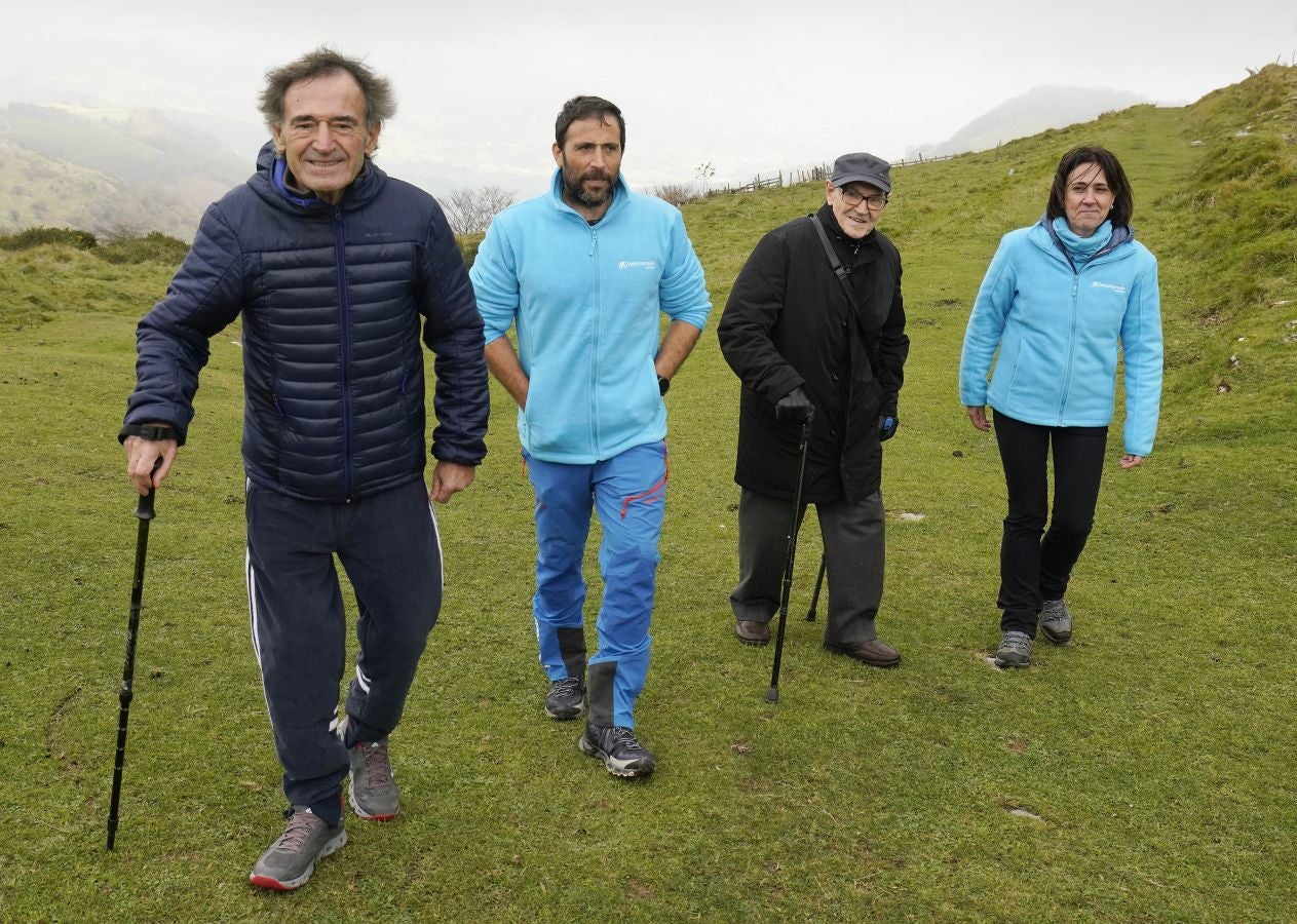 Fotos: Boni, Antonio y Miguel Mari vuelven al monte con Alex Txikon