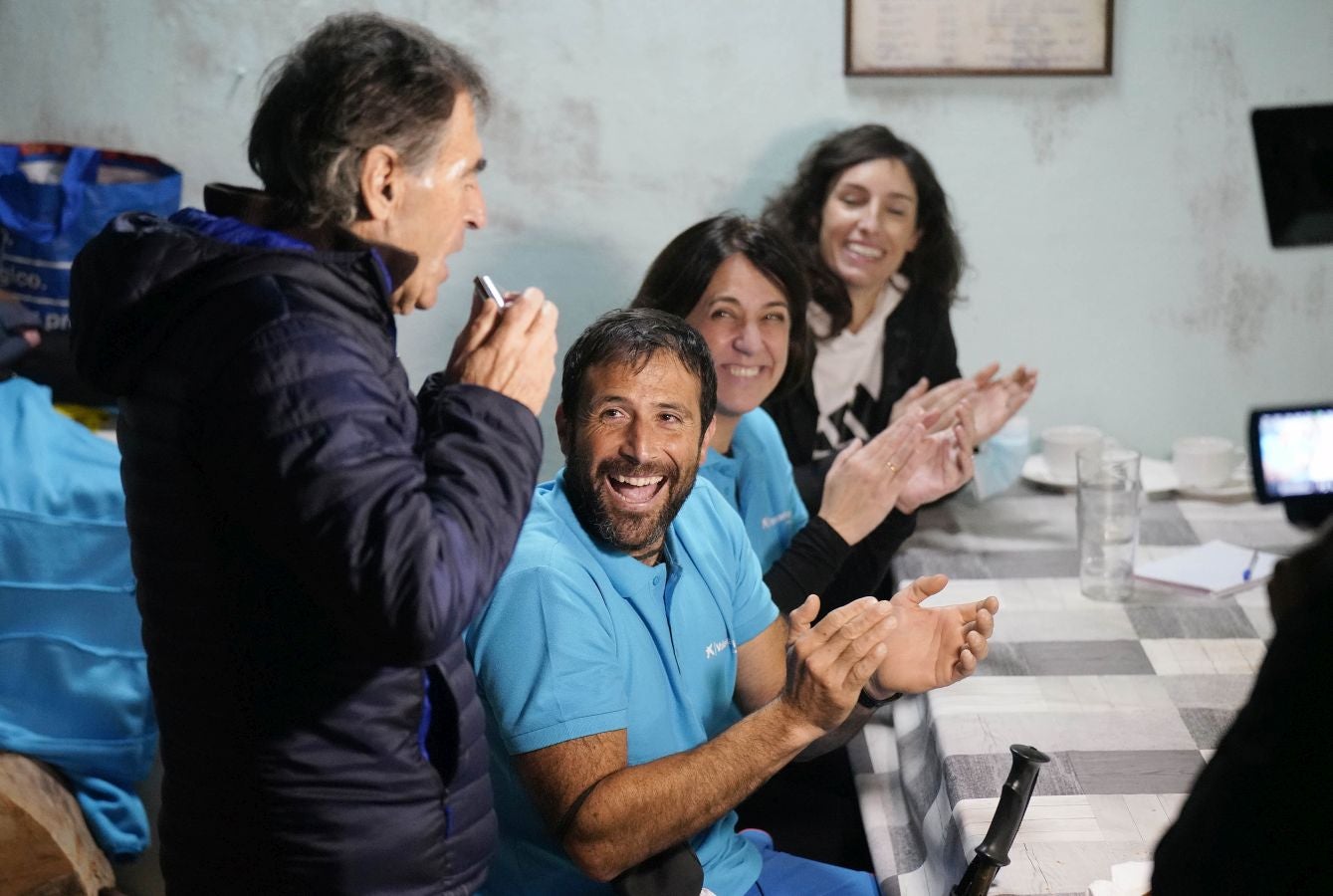 Fotos: Boni, Antonio y Miguel Mari vuelven al monte con Alex Txikon