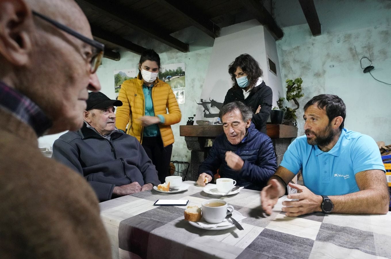 Fotos: Boni, Antonio y Miguel Mari vuelven al monte con Alex Txikon