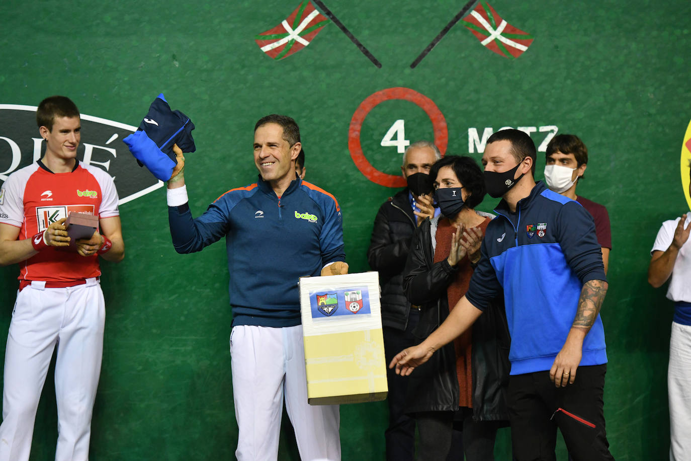 Fotos: Lleno para despedir a Olaizola en Beotibar