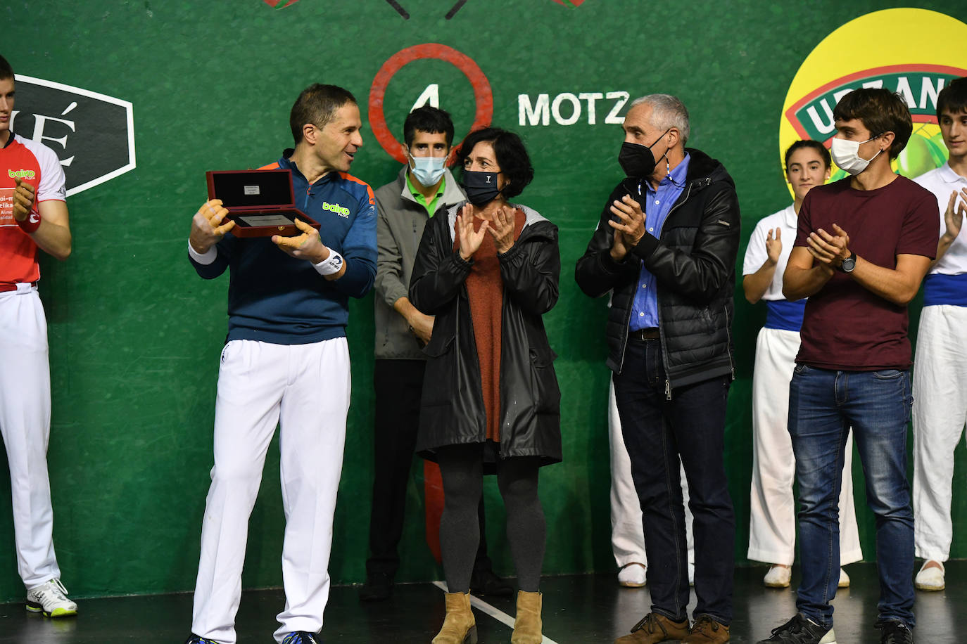 Fotos: Lleno para despedir a Olaizola en Beotibar