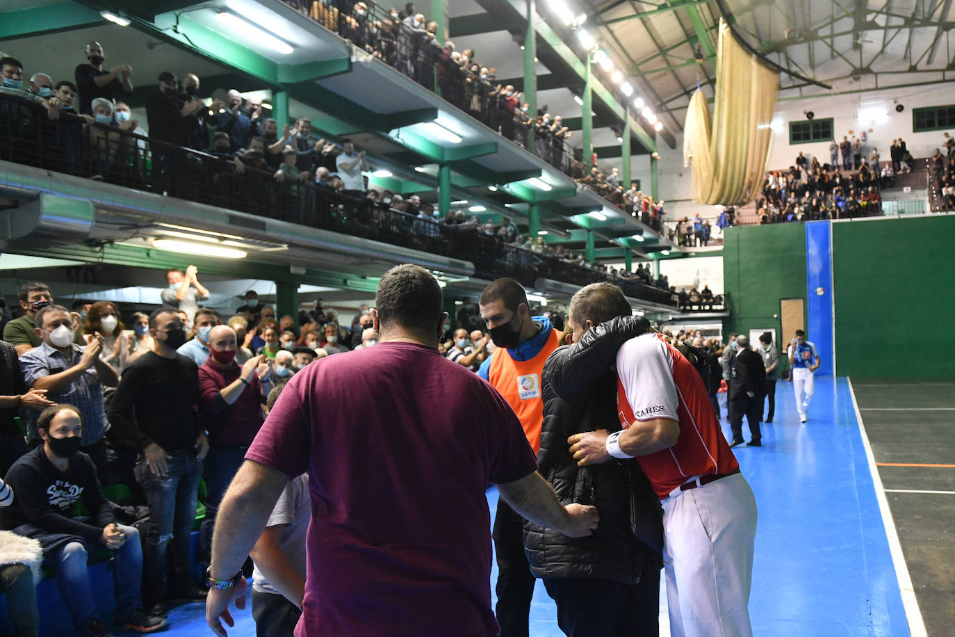 Fotos: Lleno para despedir a Olaizola en Beotibar