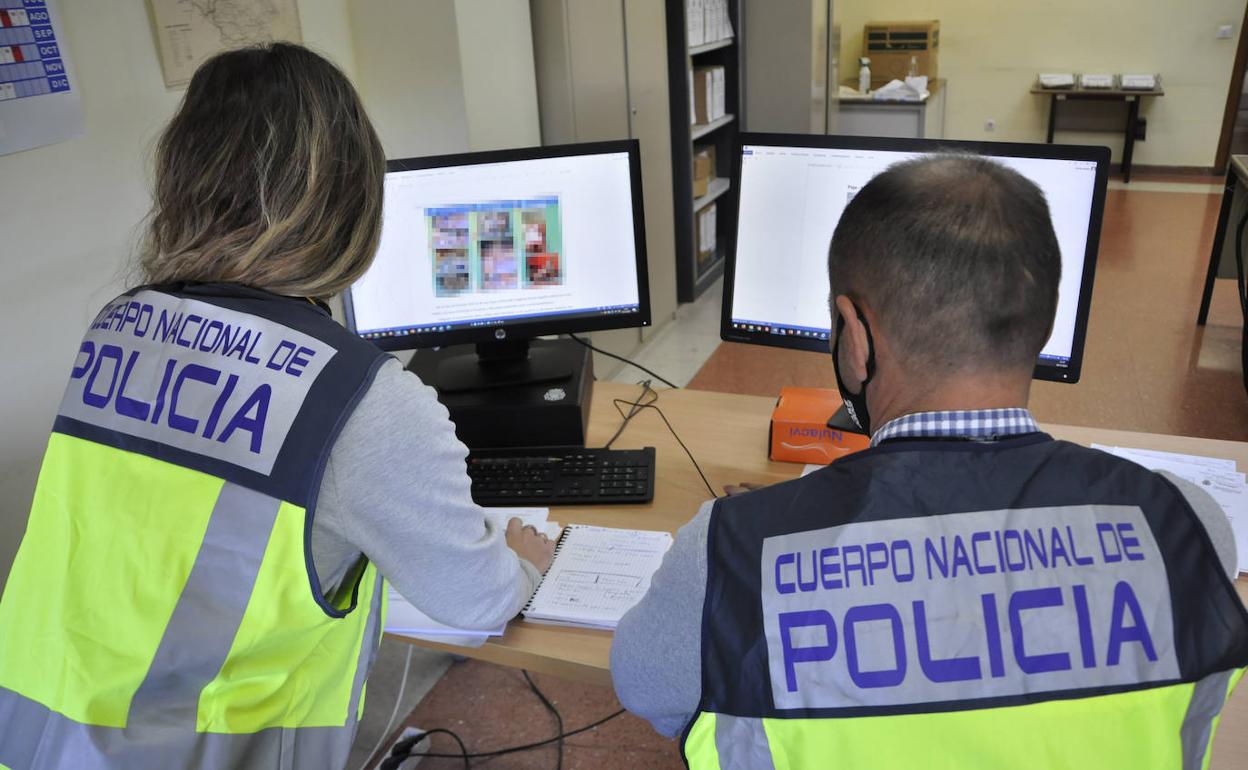 Imágenes del ordenador interceptado