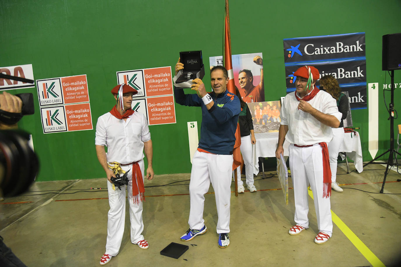 Fotos: Aimar Olaizola se despide de la pelota en Goizueta