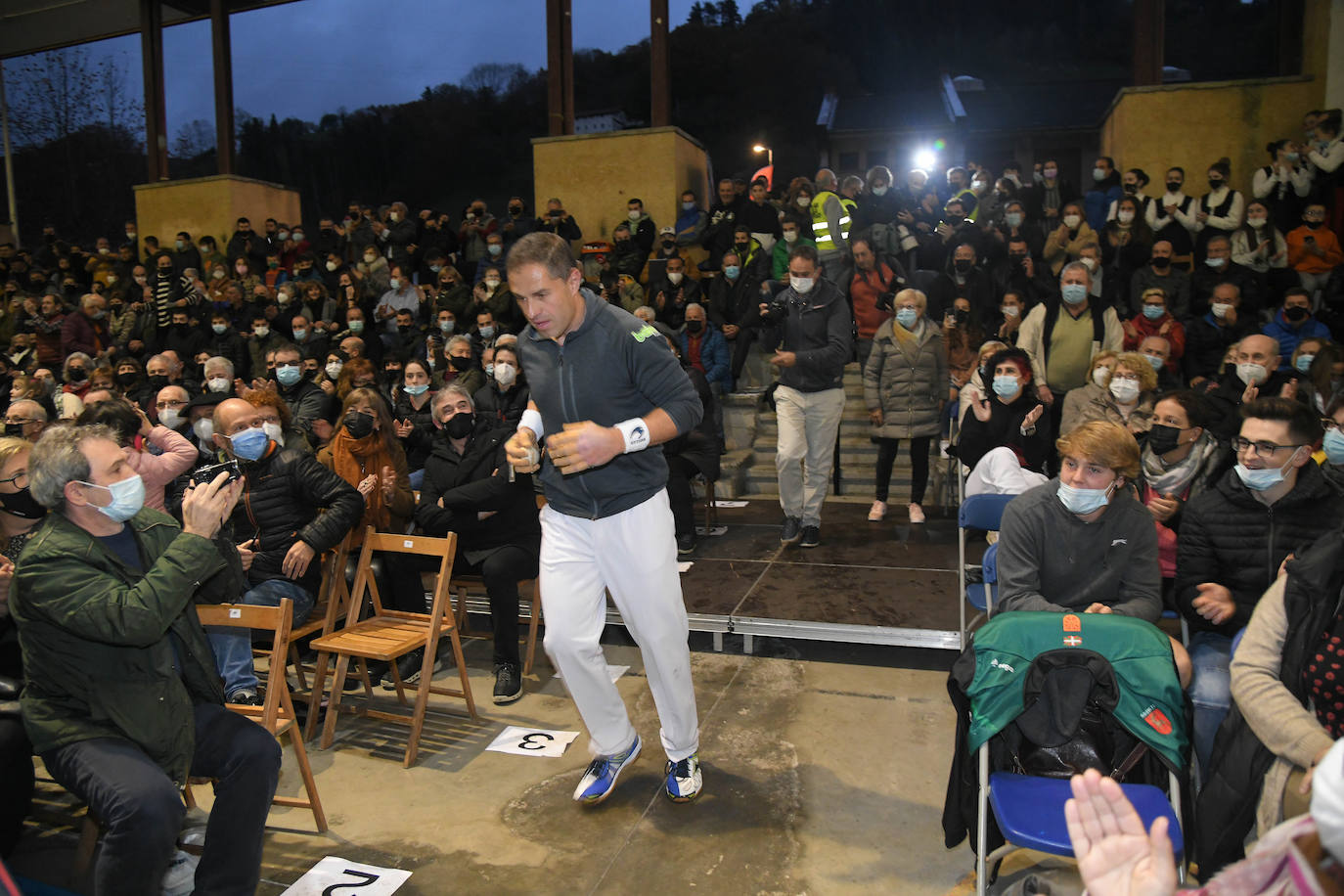 Fotos: Aimar Olaizola se despide de la pelota en Goizueta