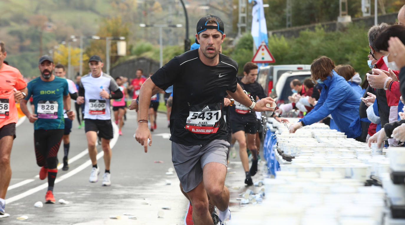 Fotos: Imágenes de los corredores al paso por Herrera