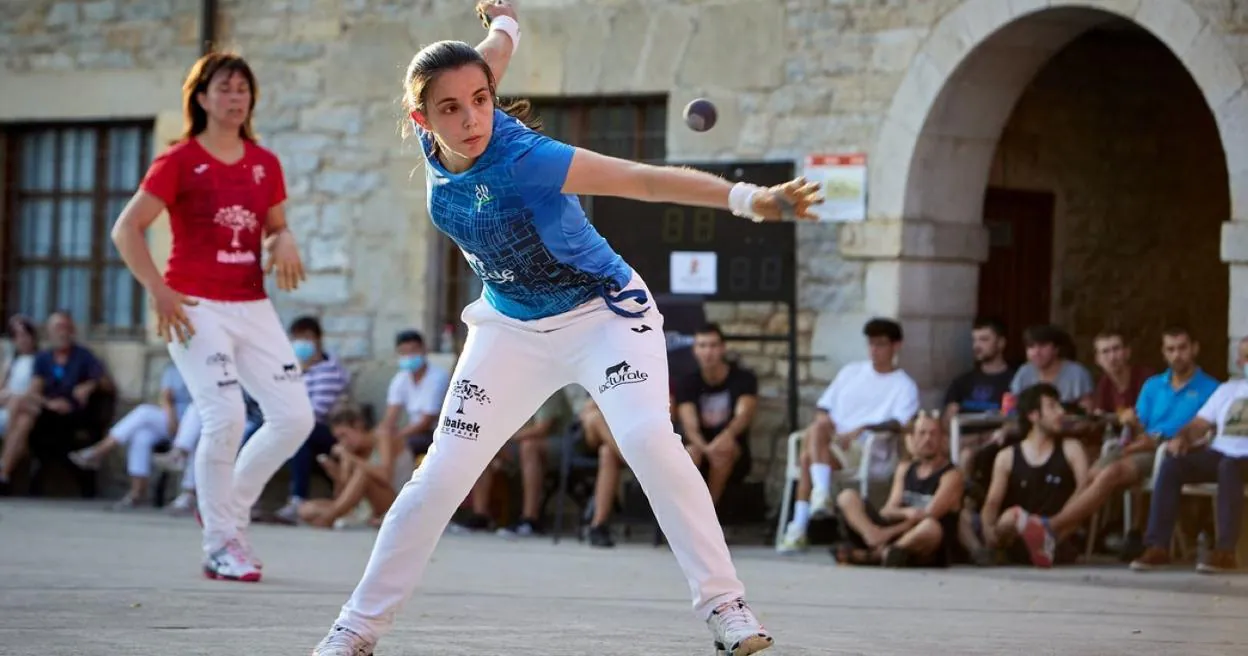 La escuela de pelota del Beloki invita a las chicas a un entrenamiento el  día 25 | El Diario Vasco