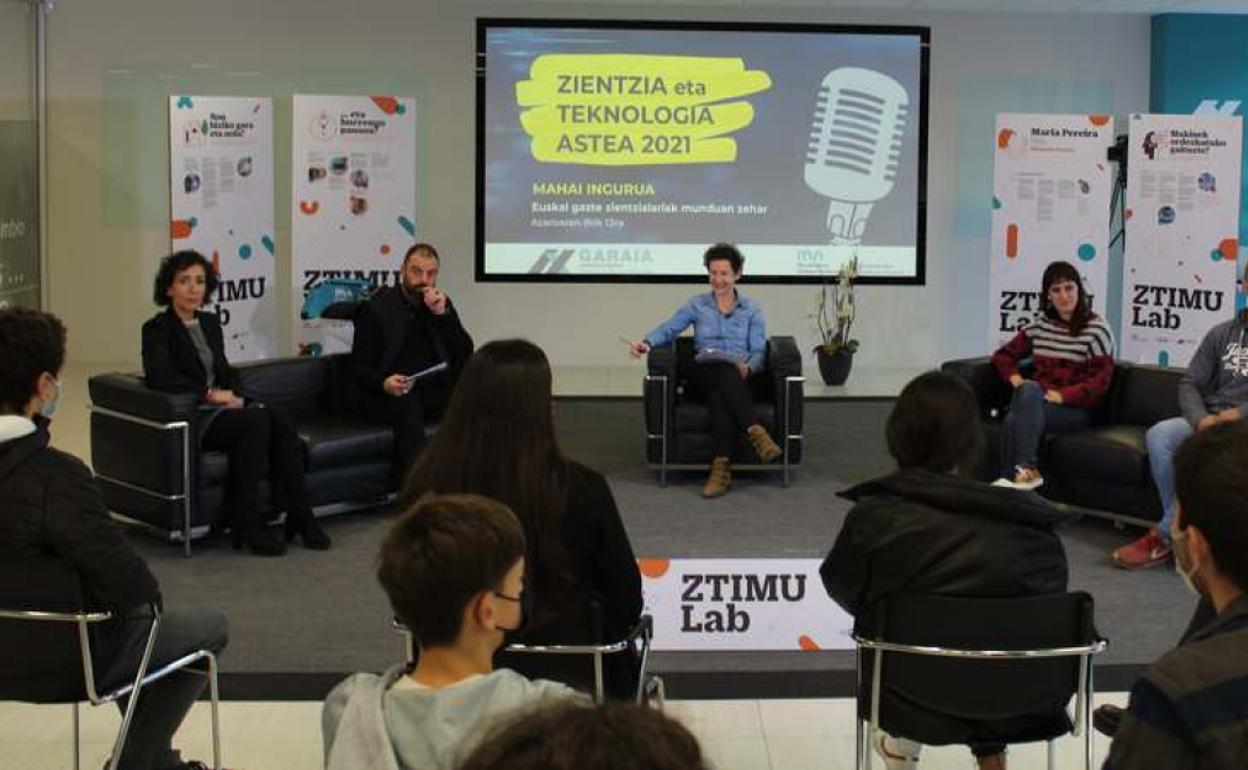 Un mesa redonda ha puesto fin a la Semana de la Ciencia y Tecnología en Garaia. 