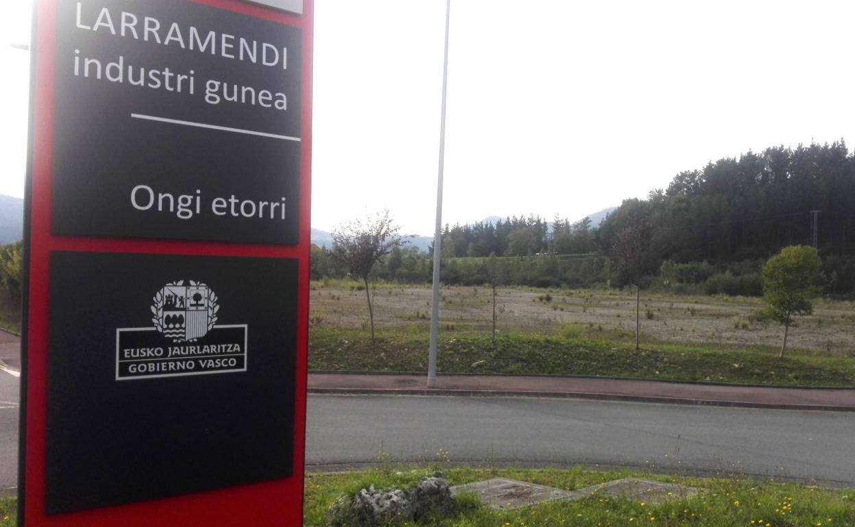 Explanada del polígono donde se proyecta la planta de Bergara. 