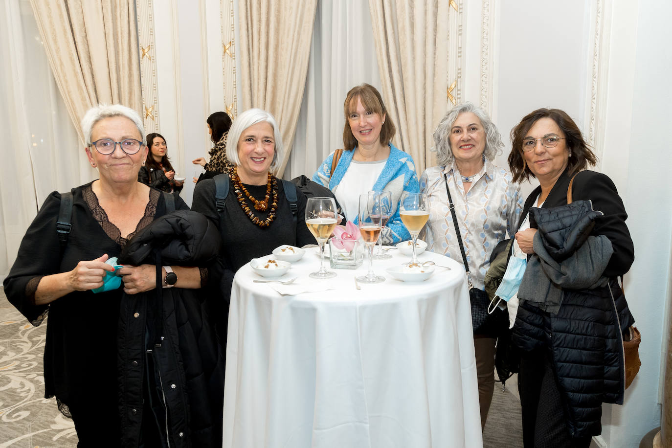 Fotos: Los rostros más conocidos de la ciudad no se pierden la Gala del Comercio donostiarra