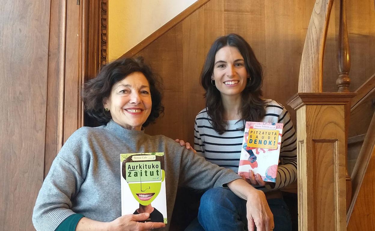 Teresa Calo eta Amaia Telleria, ostiral honetan Donostian egin den aurkezpenean. 