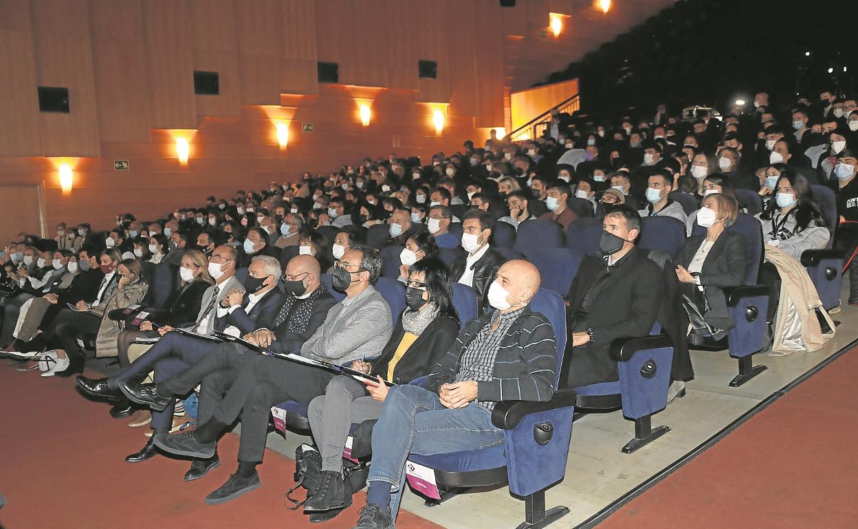 El Teatro Amaia de Arraste fue el escenario de la gala. 