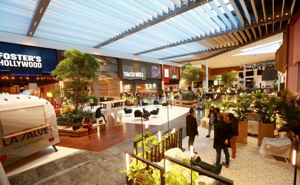 Interior del centro comercial Garbera de San Sebastián 