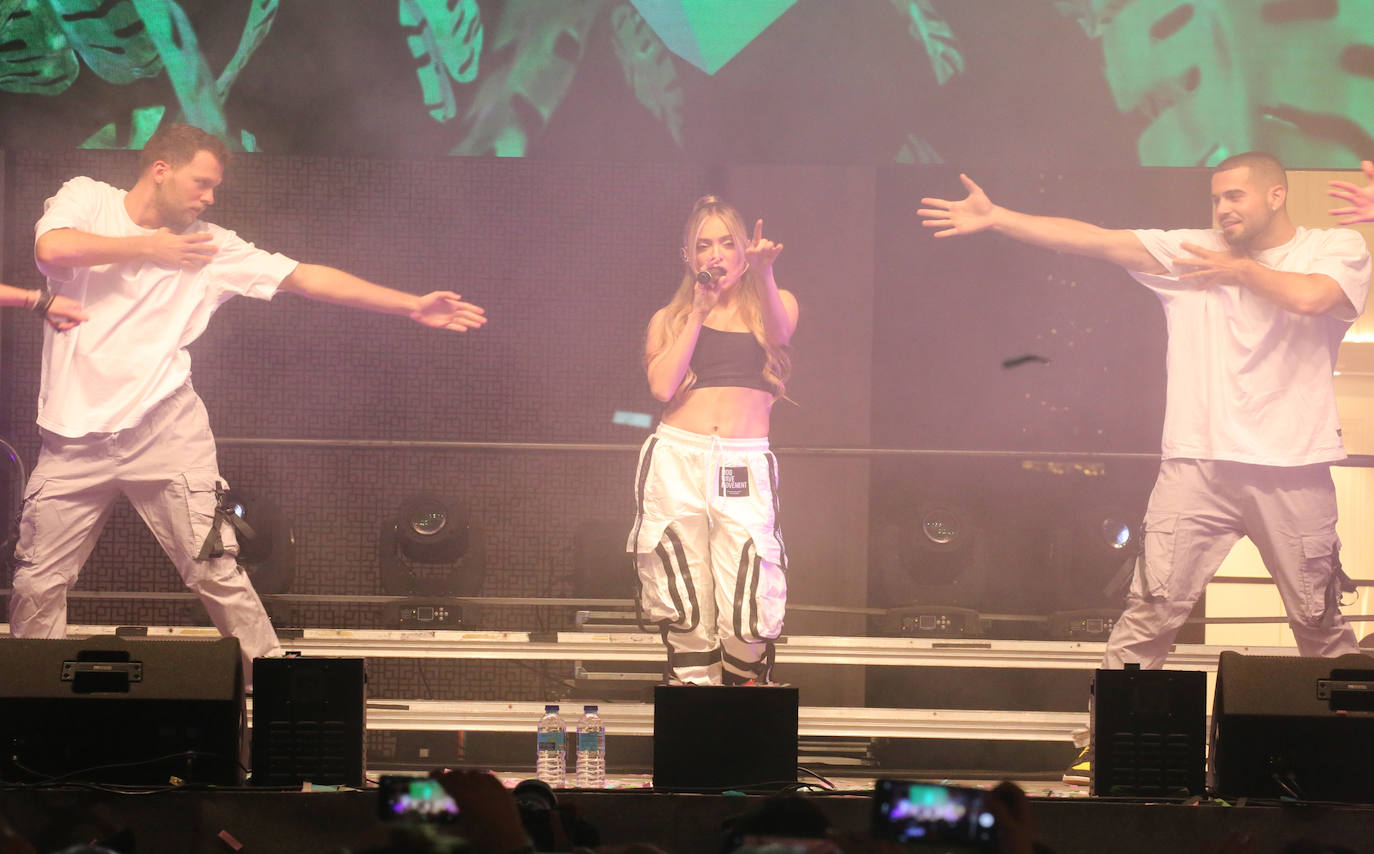 Fotos: Actuación de Ana Mena en el nuevo Garbera