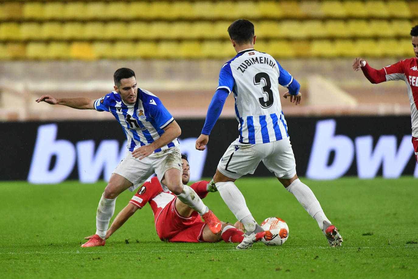 Fotos del partido entre el Mónaco y la Real Sociedad