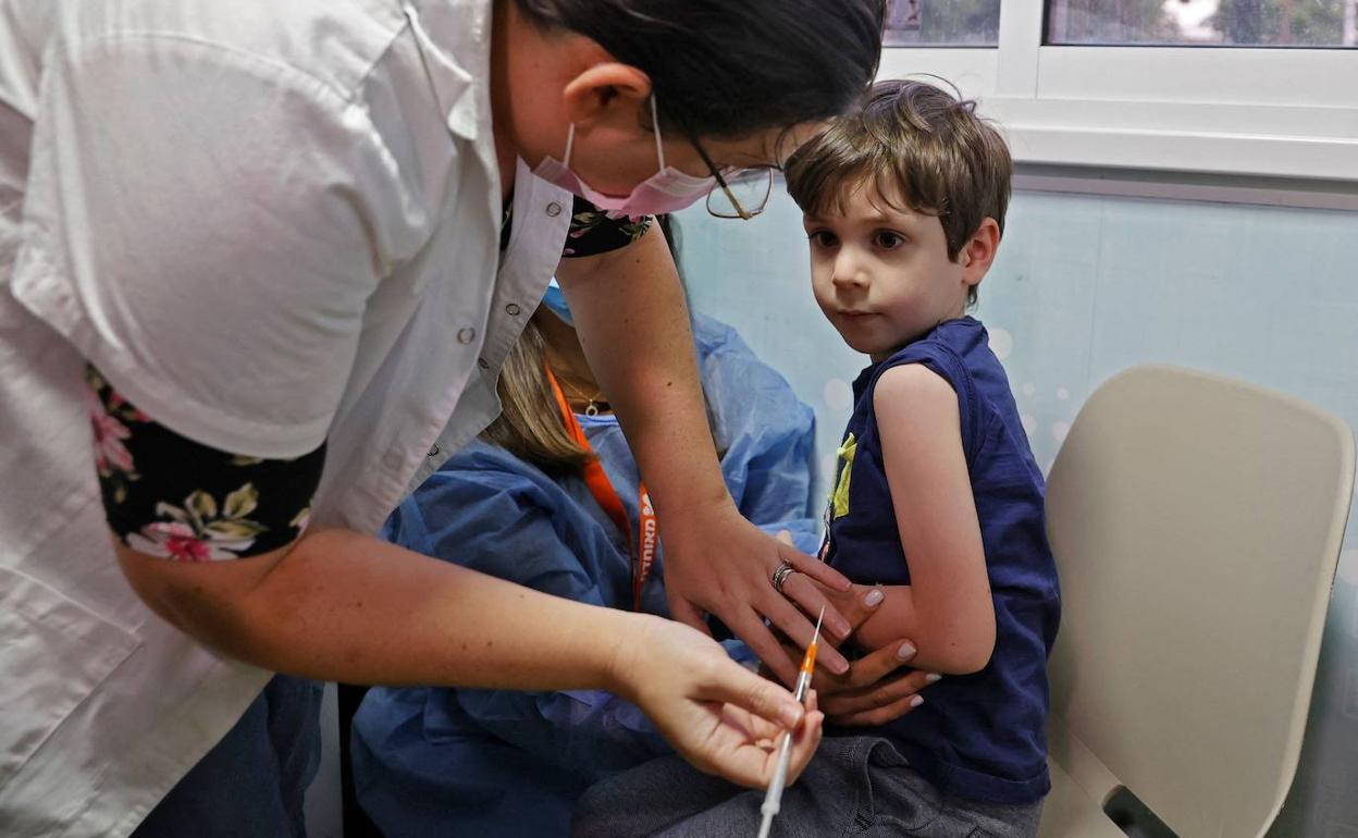 Israel ha autorizado este mes la vacunación a menores de 5 a 11 años. 