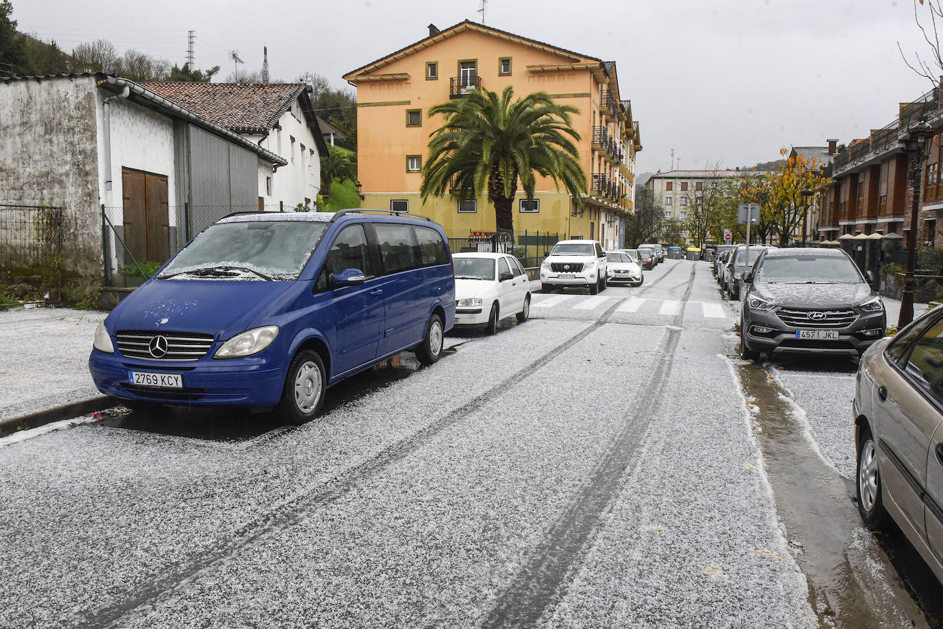 Las vías principales y un buen número de localidades del territorio han registrado fuertes lluvias