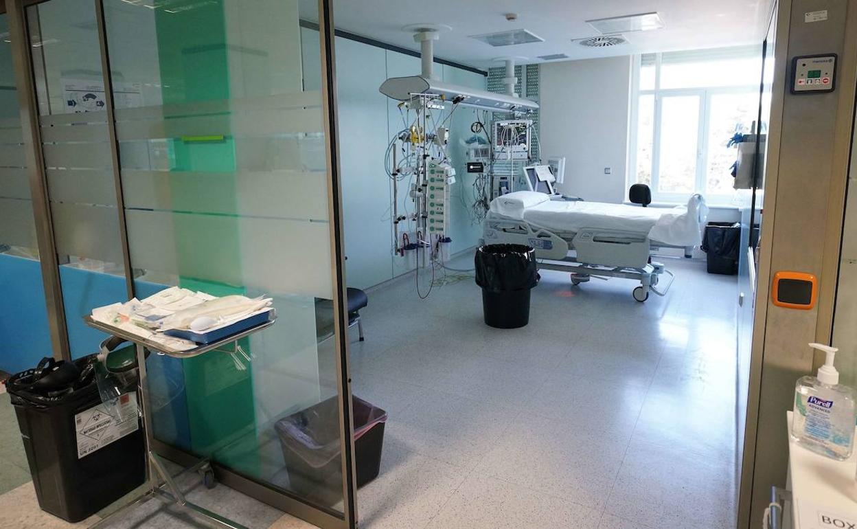 Una cama UCI del Hospital Donostia. 