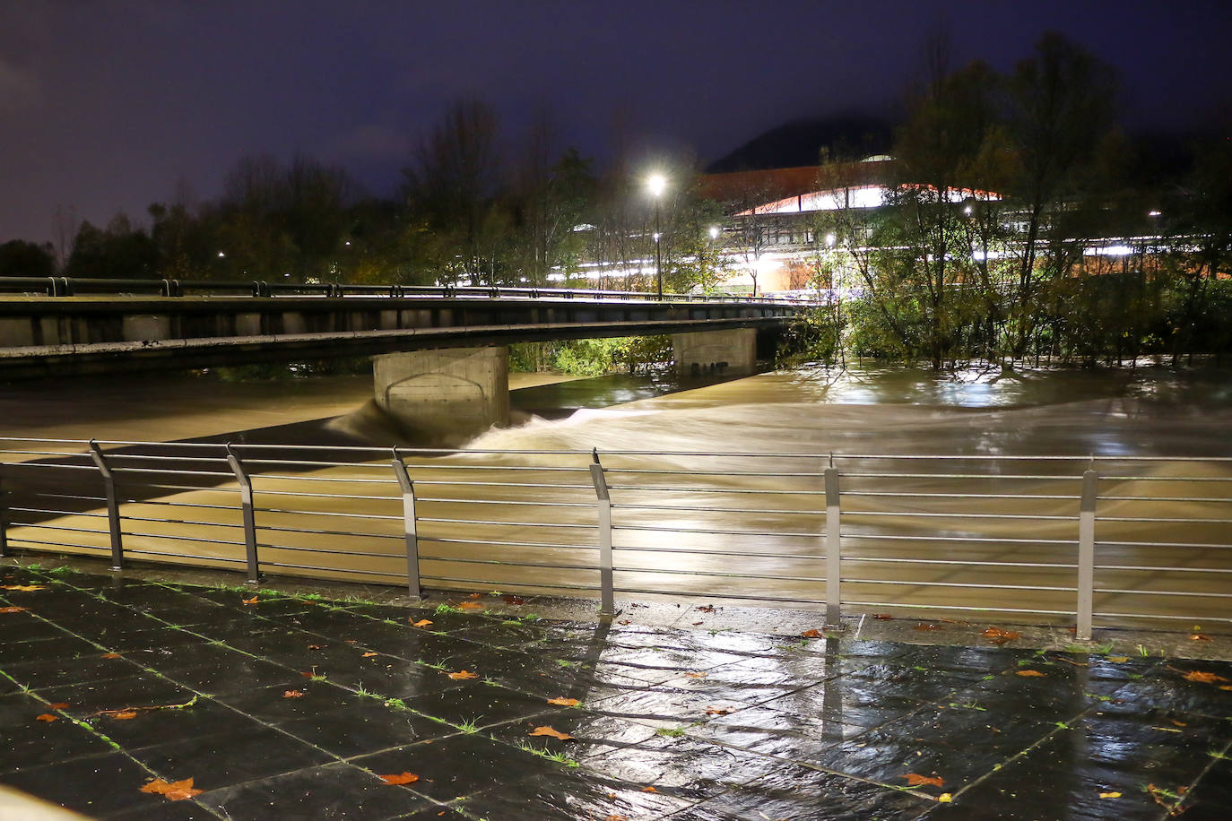 Fotos: Desbordamientos puntuales en Gipuzkoa