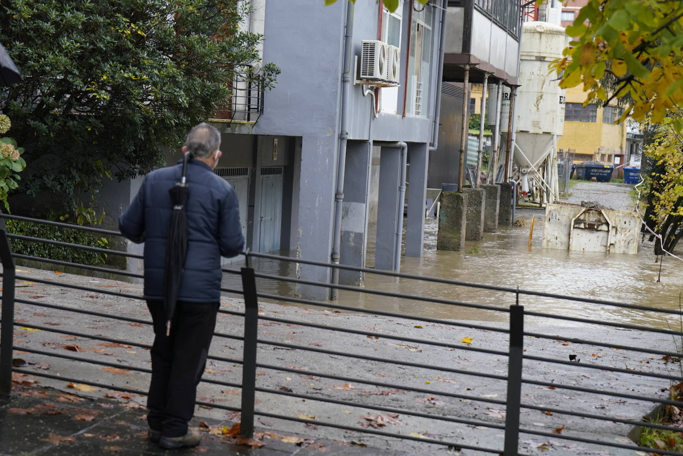 Fotos: Desbordamientos puntuales en Gipuzkoa