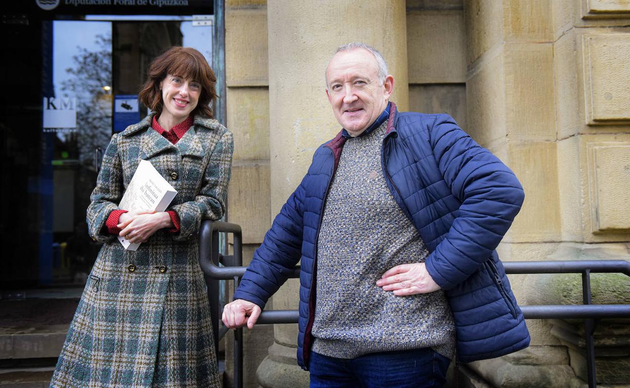 Irene Vallejo eta Fernando Rey, astelehen honetan Donostian. 