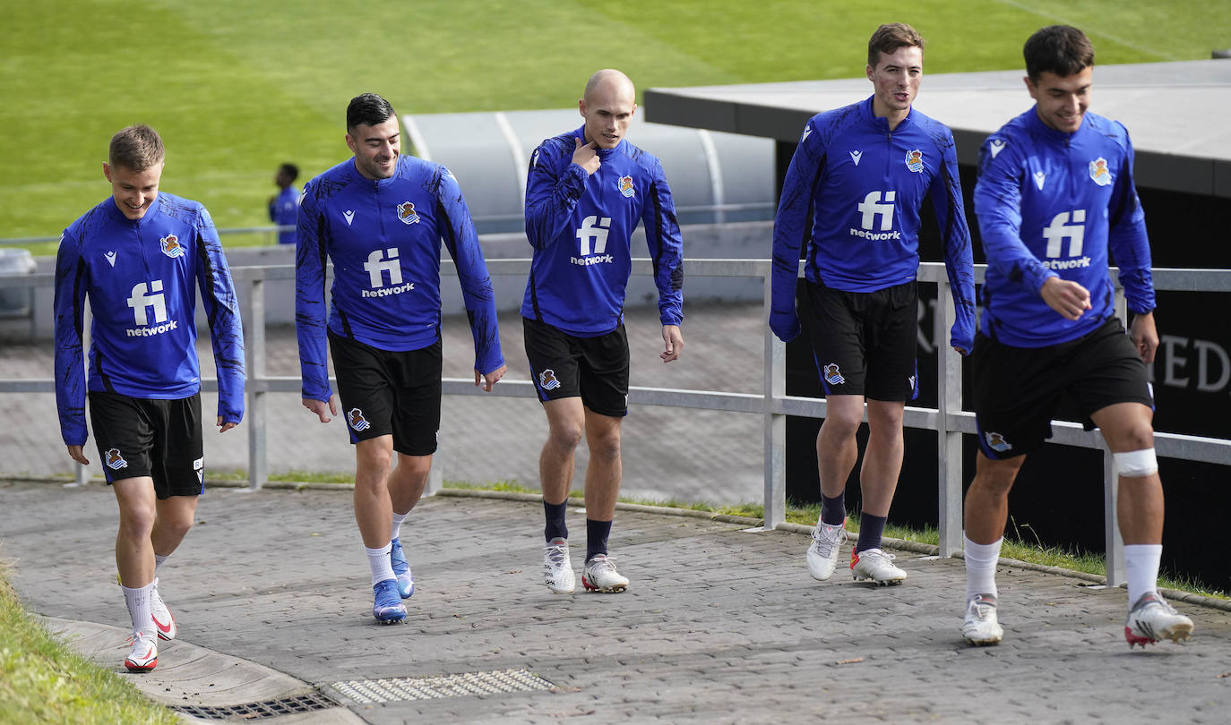 Fotos: Roberto López, Nais, Lobete y Turrientes, con el primer equipo