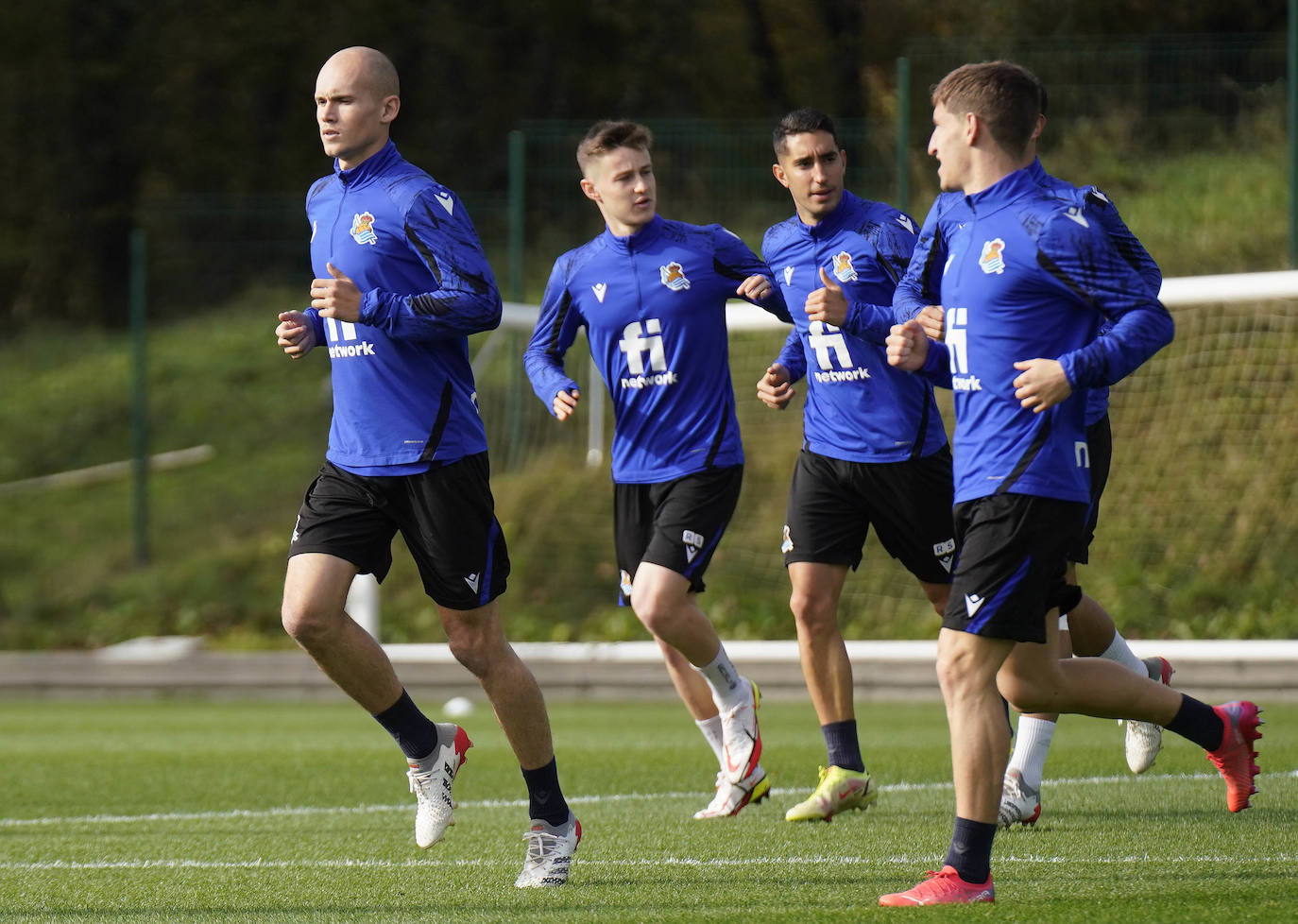 Fotos: Roberto López, Nais, Lobete y Turrientes, con el primer equipo