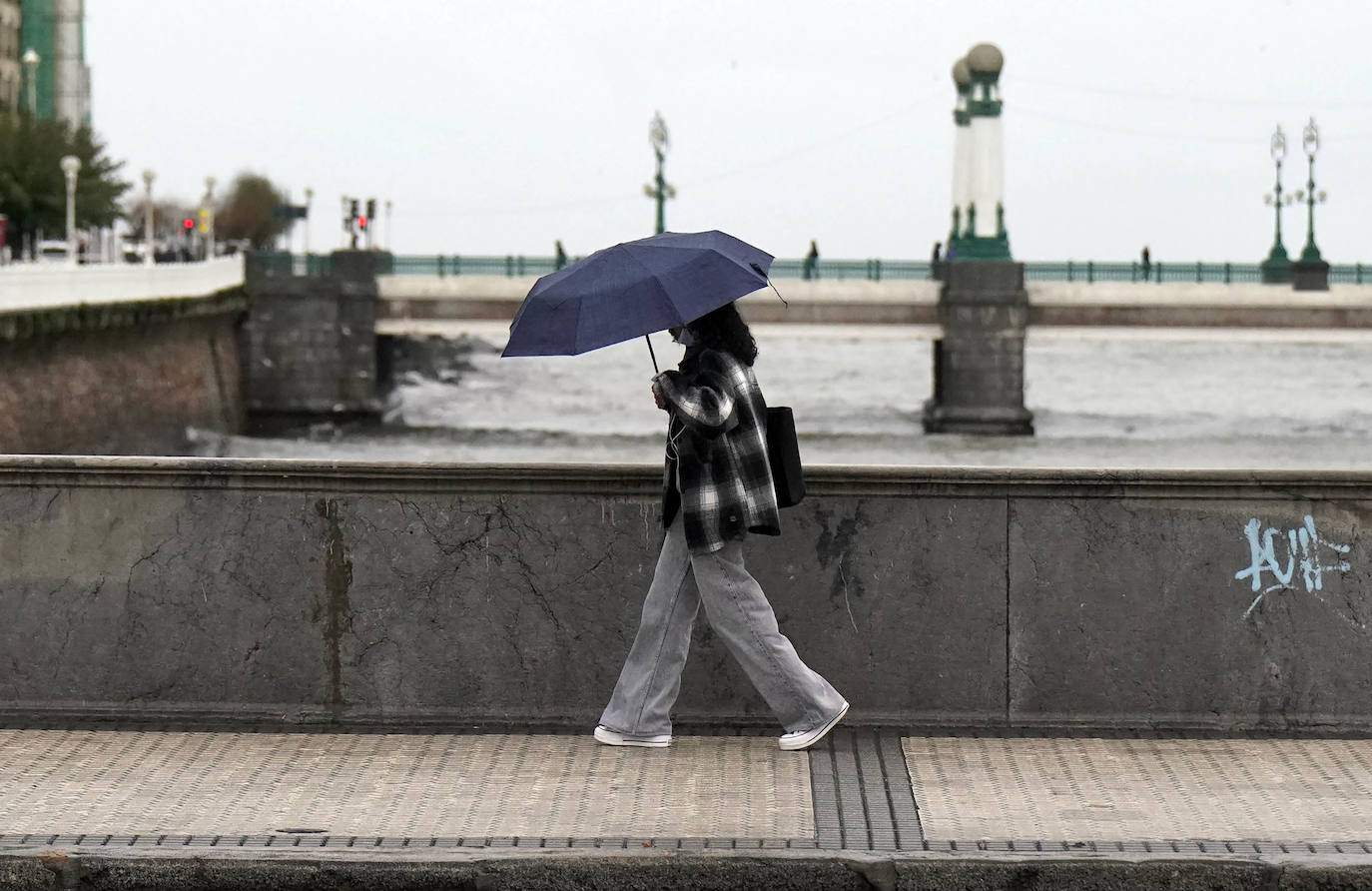 Fotos: Un nuevo aviso amarillo por lluvias pone fin a la tregua meteorológica en Gipuzkoa