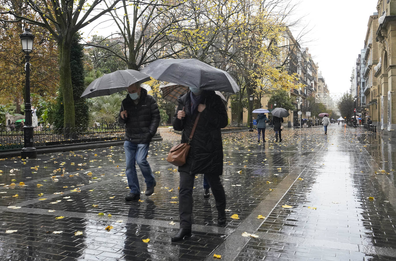 Fotos: Un nuevo aviso amarillo por lluvias pone fin a la tregua meteorológica en Gipuzkoa
