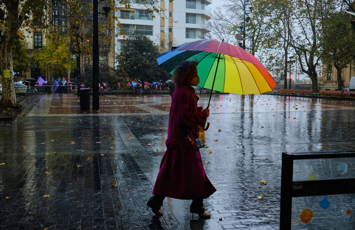 Fotos: Un nuevo aviso amarillo por lluvias pone fin a la tregua meteorológica en Gipuzkoa