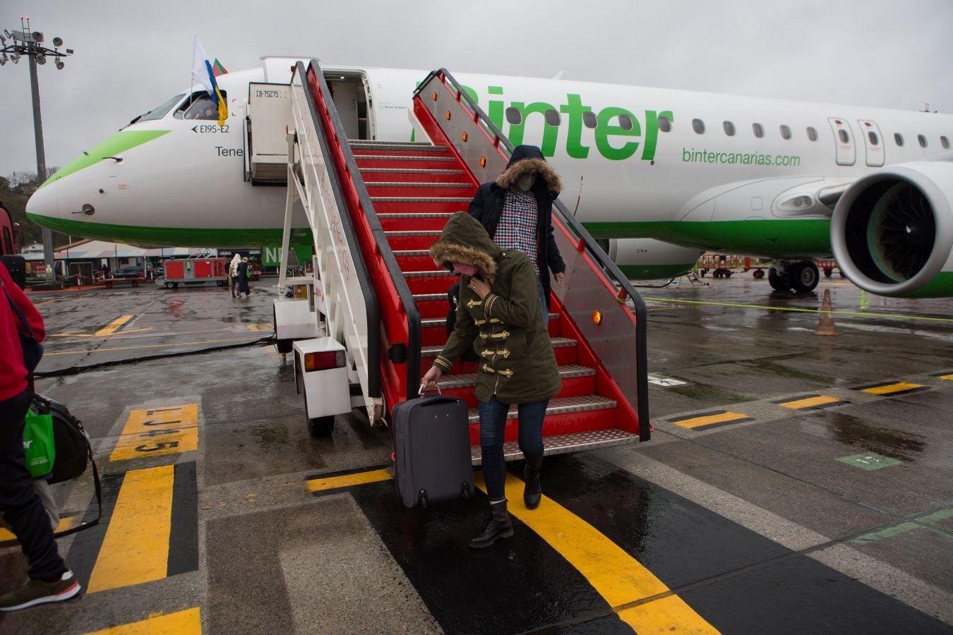 Fotos: Binter ya conecta Canarias con el aeropuerto de Donostia