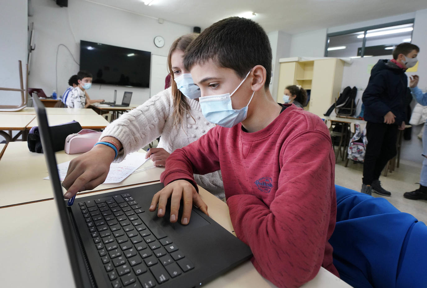 Fotos: Los alumnos de Jakintza Ikastola hacen de periodistas