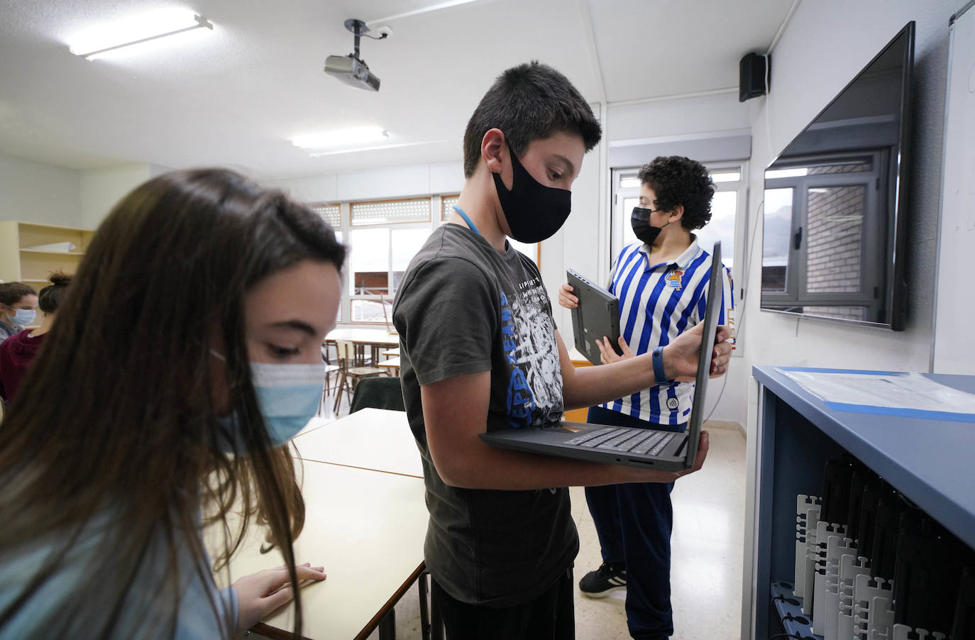 Fotos: Los alumnos de Jakintza Ikastola hacen de periodistas