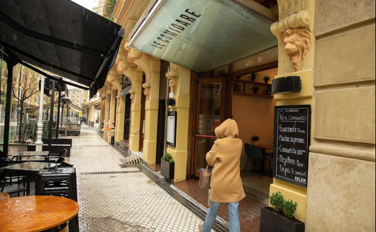 El restaurante Le Comidare de Gros, que fue asaltado por dos encapuchados que se llevaron numeroso material de valor y dinero. 