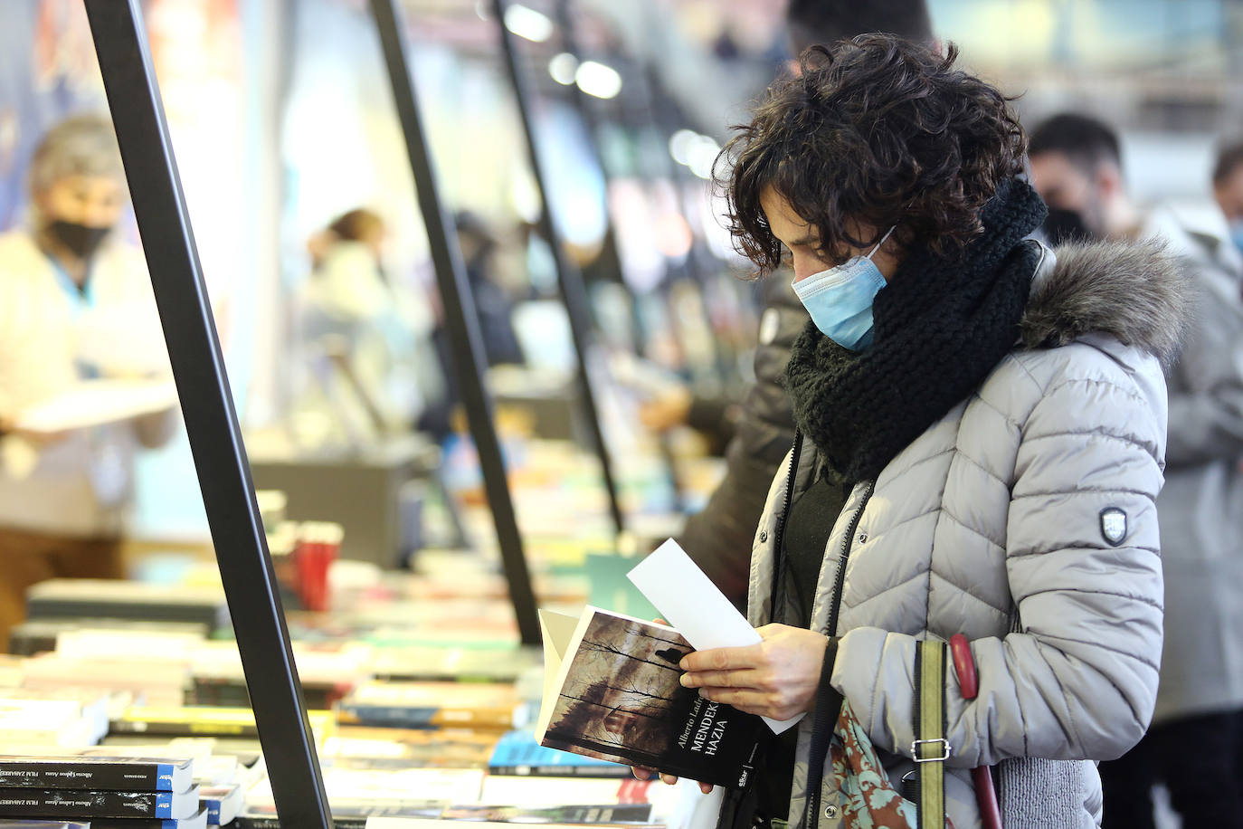Ordu eta erdiko tartea daukate bisitariek Landako Guneko erakusmahaietan zer dagoen ikusteko.
