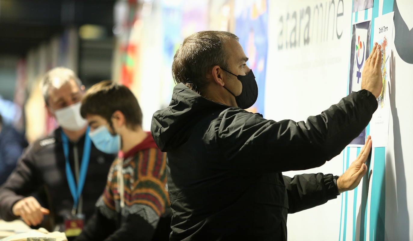 La Azoka presencial cuenta con distintas limitaciones para acceder a sus espacios, incluida la cita previa