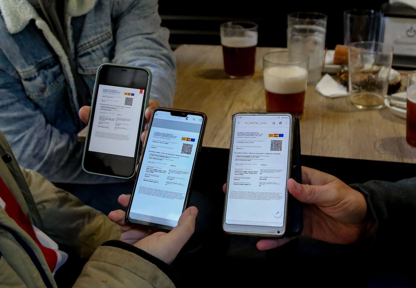 Fotos: Primer día del pasaporte Covid en los restaurantes de Euskadi