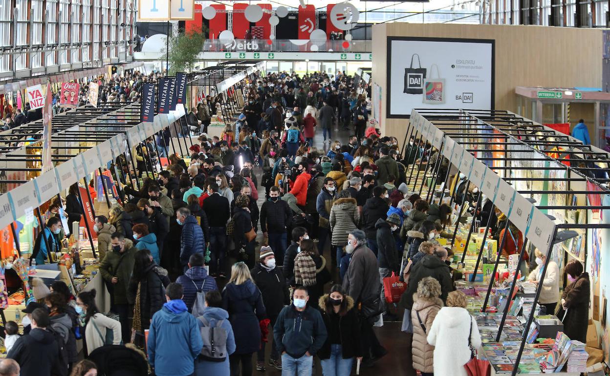 6.000 lagun inguru ibili dira igande honetan Landakon.