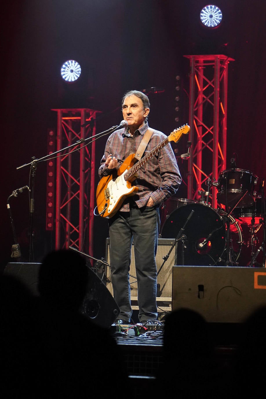 Fotos: Oskorriren kantak «maitasun handiz, baina errespetu gutxiz»