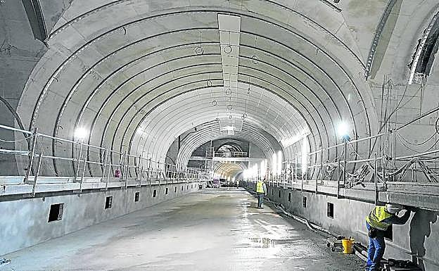 La estación de Benta Berri es la más avanzada. Ya se han construido los andenes y vestíbulos.