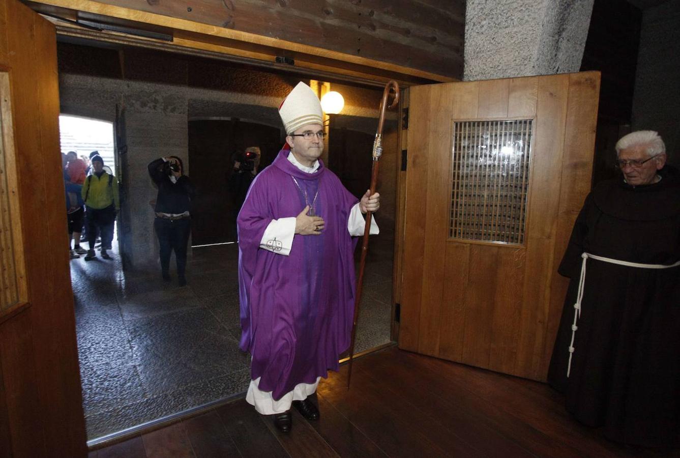 El obispo de San Sebastián dio inicio al año del Santo de Jubileo de la Misericordia en Arantzazu en el año 2015