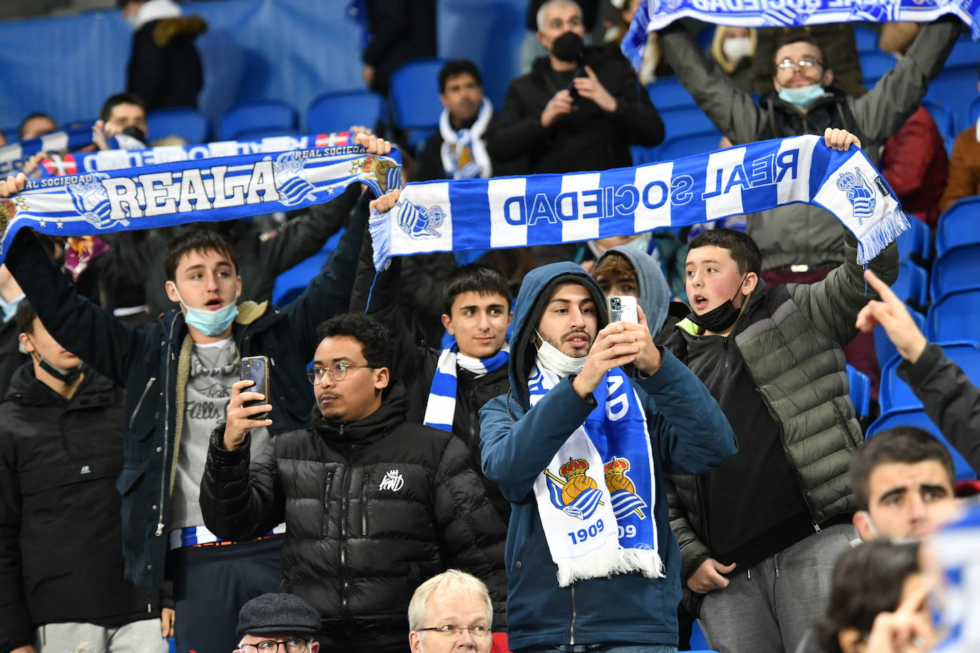 Fotos: ¿Has estado en el Reale Arena? Búscate en las fotos