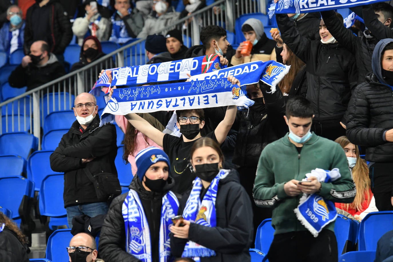 Fotos: ¿Has estado en el Reale Arena? Búscate en las fotos